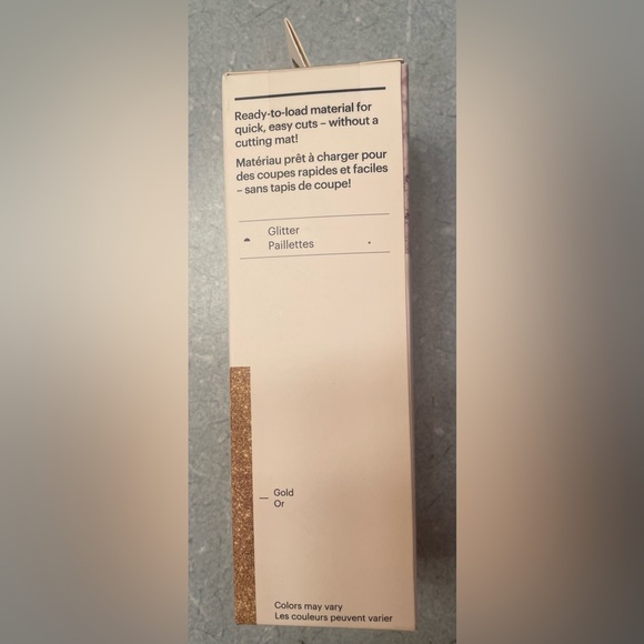 New in box ✨ CRICUT JOY Smart Iron-On ✨ One 5.5” x 19” roll ✨ Gold Glitter - Picture 3 of 3